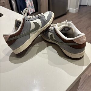 Nike Women’s (8) -  Nike SB